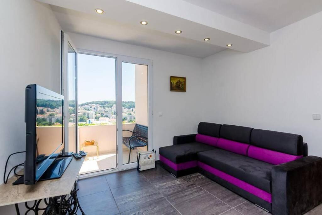 Spacious 80m2 Place, Great Views:-) 2 Bedrooms ! Apartment *